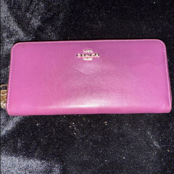 COACH Purple Wallet in Smooth Calf Leather w Gold Hardware AUTHENTIC - Picture 1 of 5